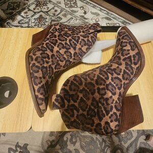 Jessica Simpson Brown Leopard Ankle Booties